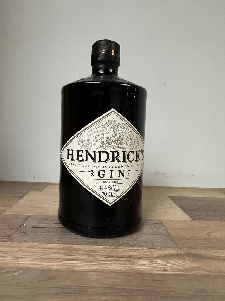 Bouteille de gin hendrick’s, Collections, Enlèvement ou Envoi, Comme neuf