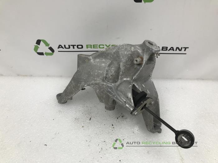 Support moteur d'un Audi Q5, -, 3 mois de garantie, Utilisé, -