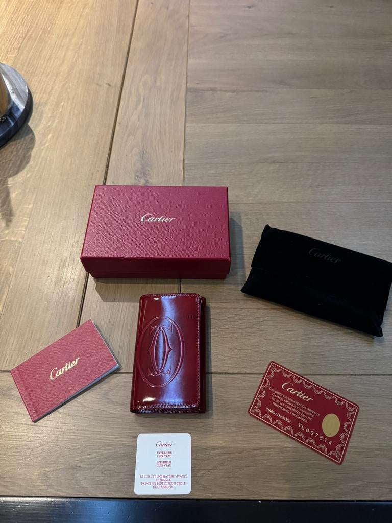 Nieuwe Cartier-sleutelhanger en kaarten!, Handtassen en Accessoires, Portemonnees, Ophalen, Nieuw, Overige merken, Met knipsluiting