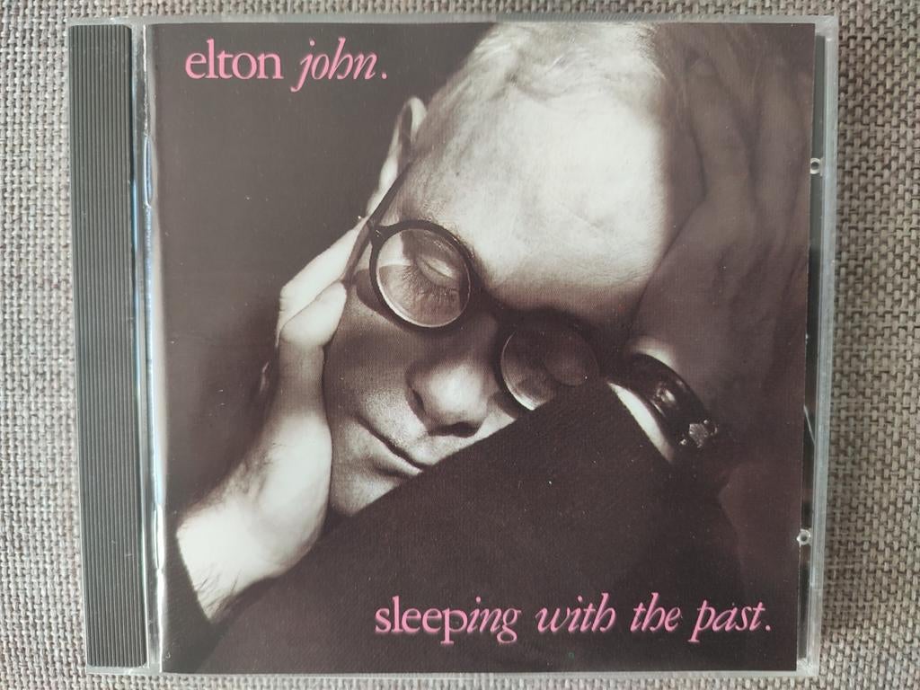CD : ELTON JOHN - SLEEPING WITH THE PAST, Ophalen of Verzenden, Zo goed als nieuw