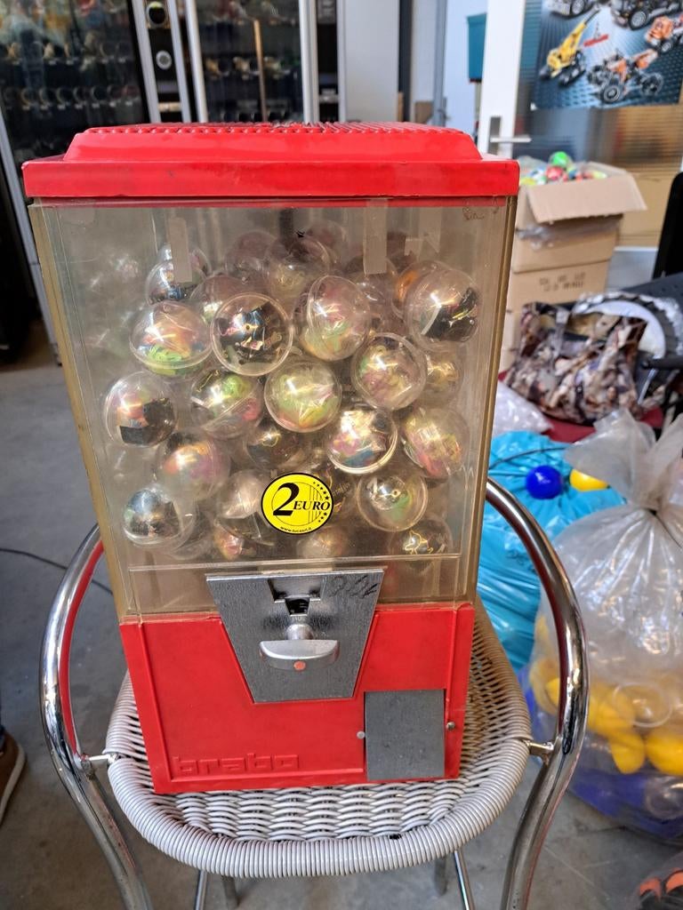 Brabo capsule automaat met 100 capsules, Verzamelen, Automaten | Overige, Ophalen