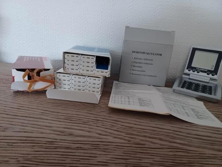 Lot potloodminnen+nieuw rekenmachine+1doos brde rbber, Ophalen of Verzenden, Zo goed als nieuw