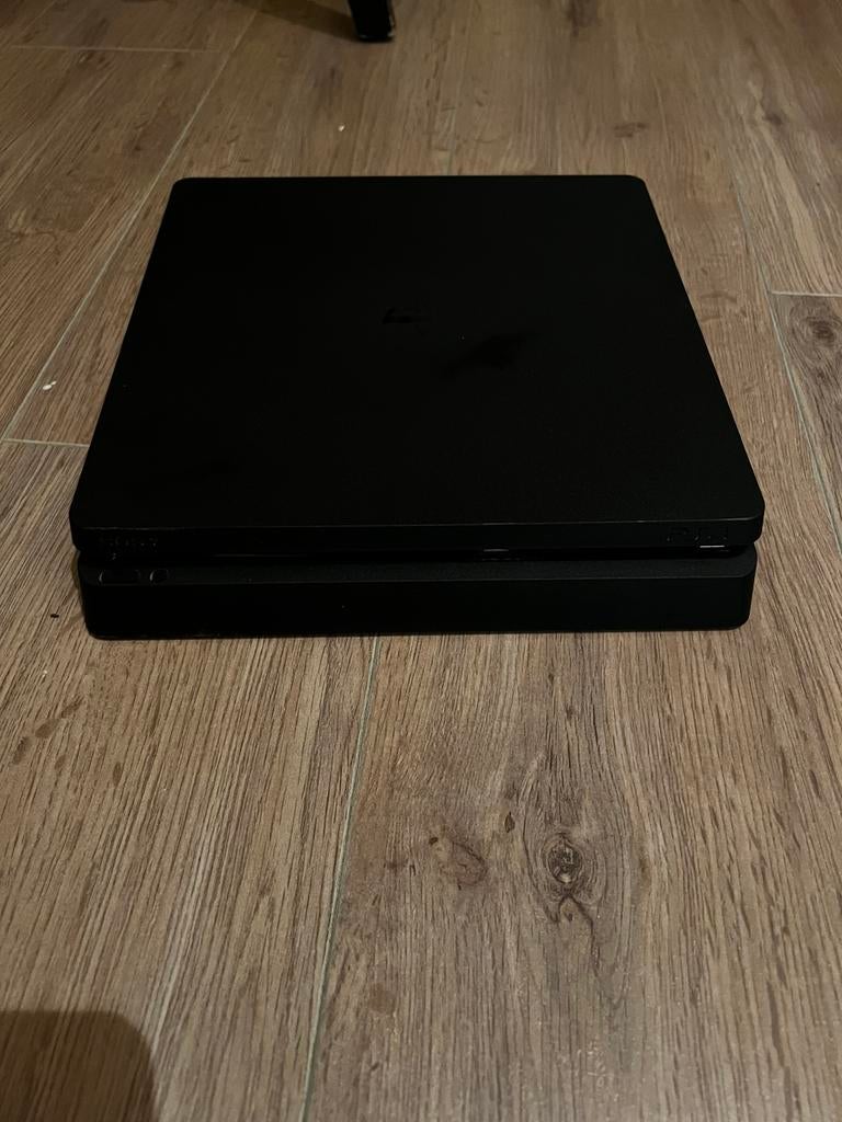 Playstation 4 + 2 consoles + laadstation + skin, Consoles de jeu & Jeux vidéo, Consoles de jeu | Sony PlayStation 4, Enlèvement