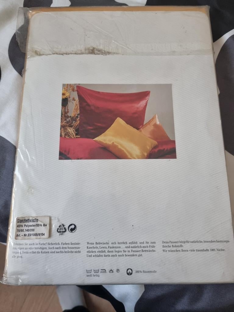 Splinternieuwe glanzend beedgoed  Nog in originele verpakkin, Huis en Inrichting, Dekbedovertrek, Nieuw, Ophalen of Verzenden