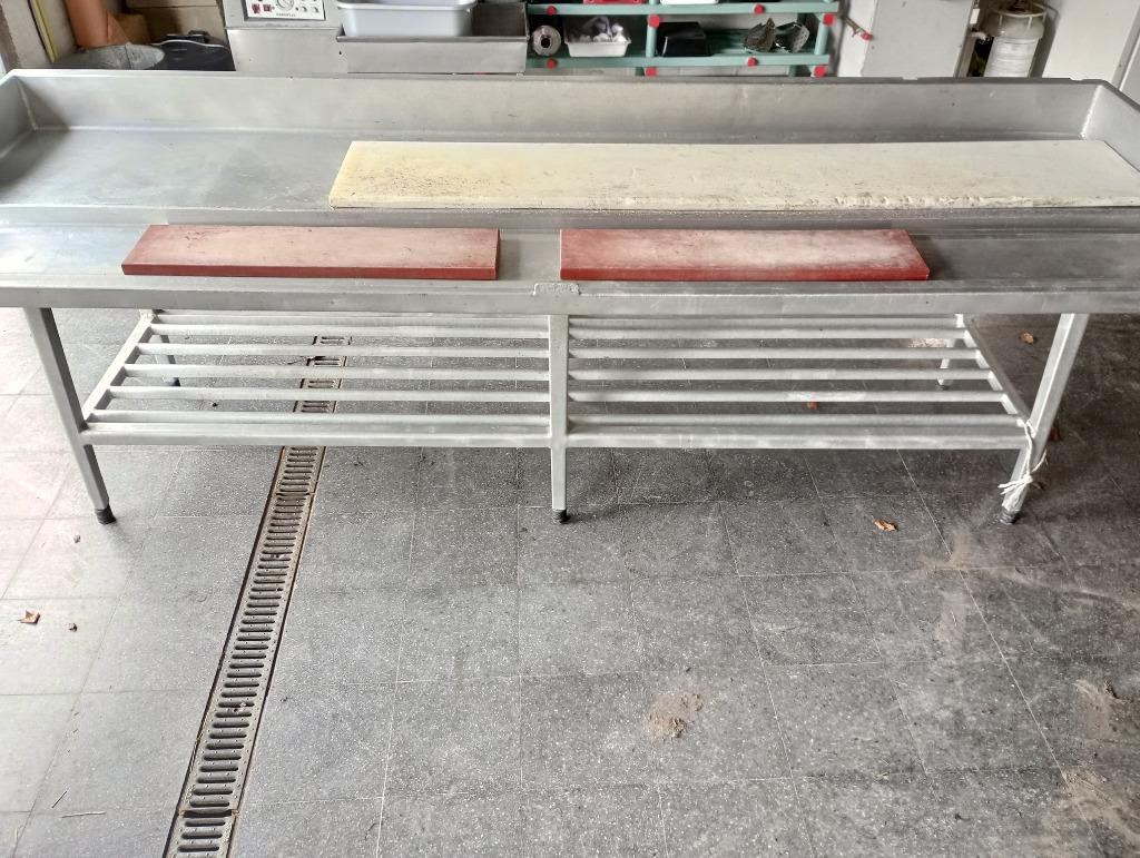 Beenhouwerstafel, Dieren en Toebehoren