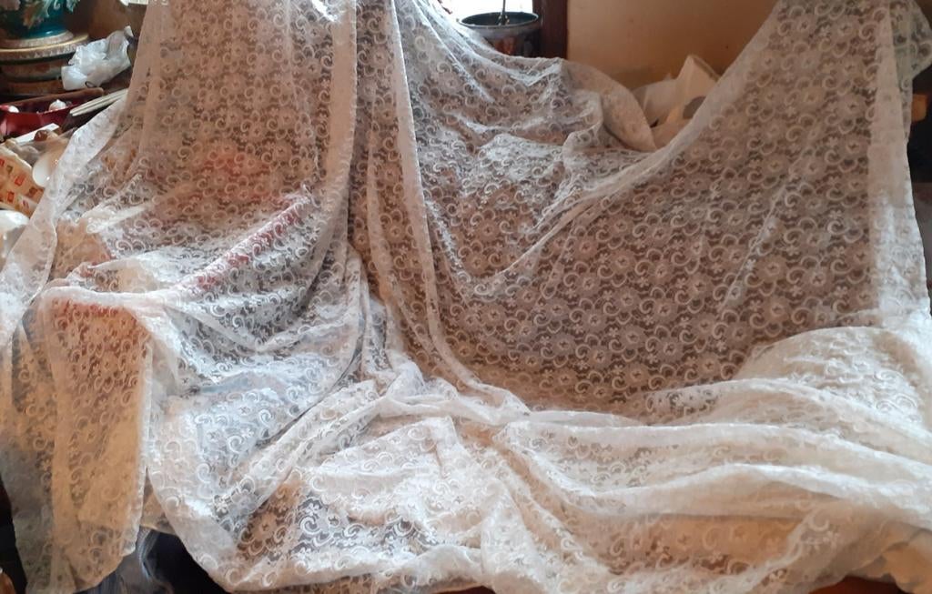 Très grand rideau dentelle 2m85x2m05, Enlèvement ou Envoi, Dentelle