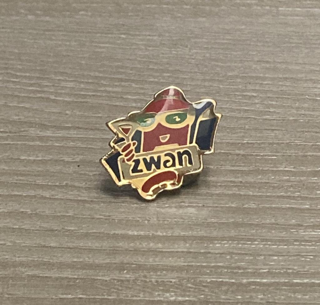 PIN - ZWAN - WORSTJES, Verzamelen, Verzenden, Gebruikt, Merk, Speldje of Pin
