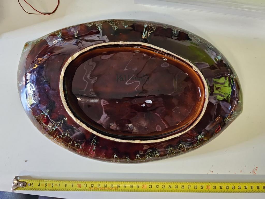 Plateau de table Vallauris 
Mesures ; 40 cm X 32 cm.
10 euro, Enlèvement ou Envoi