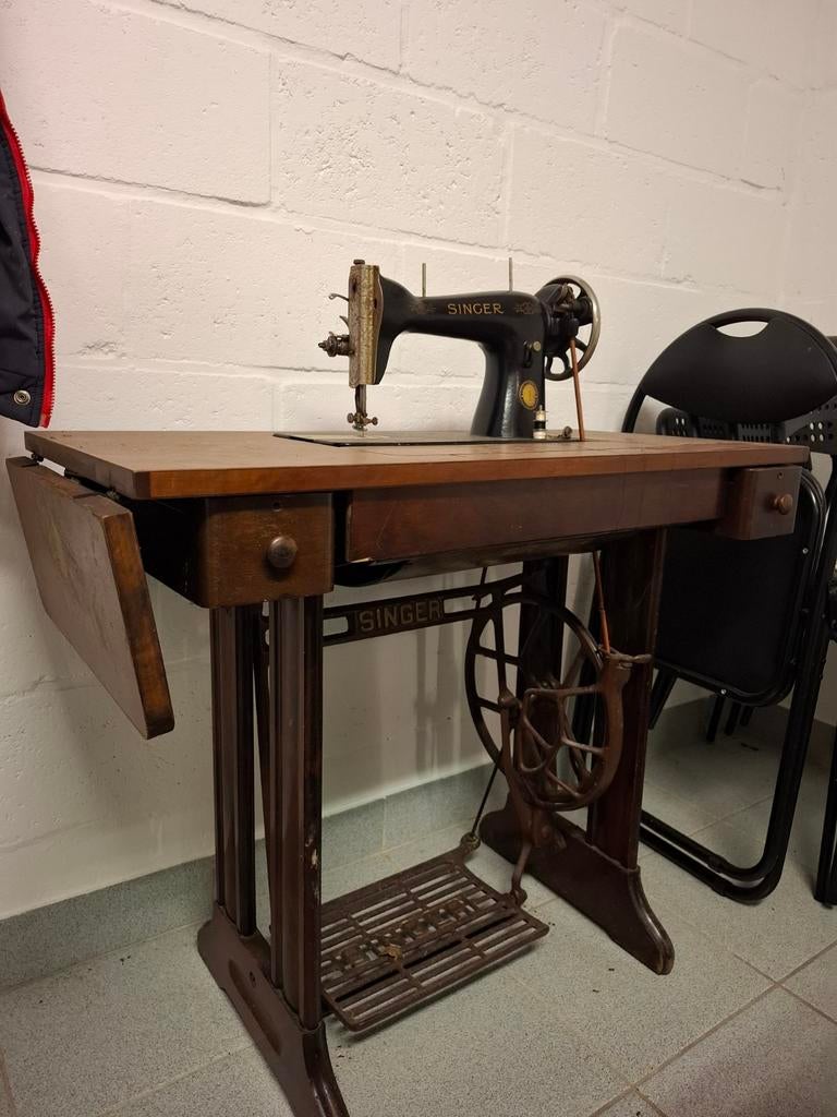 Oude Singer naaimachine, Ophalen