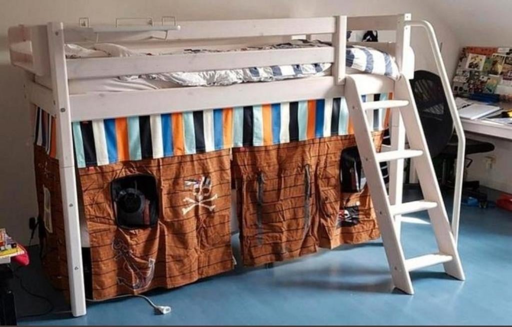 Lit surélevé FLEXA CLASSIC blanchi, Kinderen en Baby's, Kinderkamer | Stapelbedden en Hoogslapers, Gebruikt, Ophalen of Verzenden