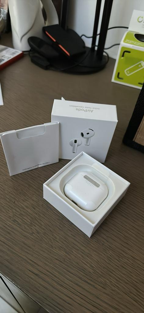 AirPod 4 avec garantie et preuve d’achat, Ophalen of Verzenden, Zo goed als nieuw