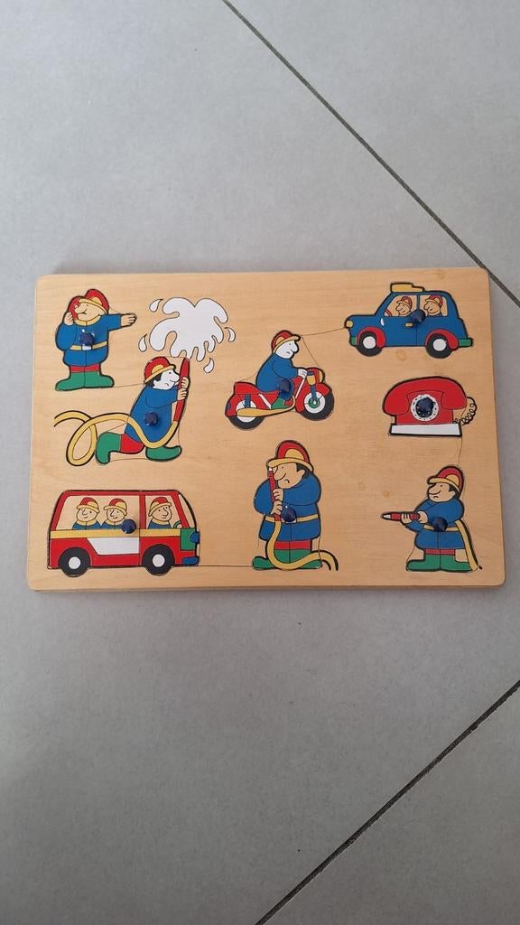 Houten inlegpuzzel thema Brandweer, 2 tot 4 jaar, Ophalen of Verzenden, Zo goed als nieuw, Van hout