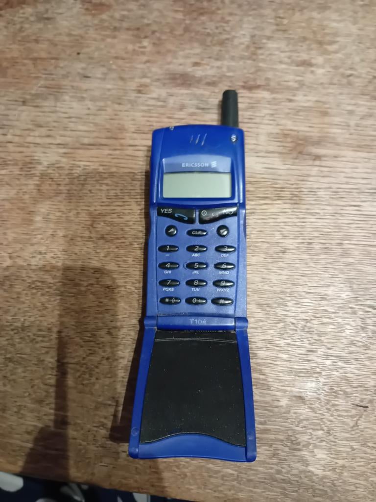 Ericsson T10s vintage, Télécoms