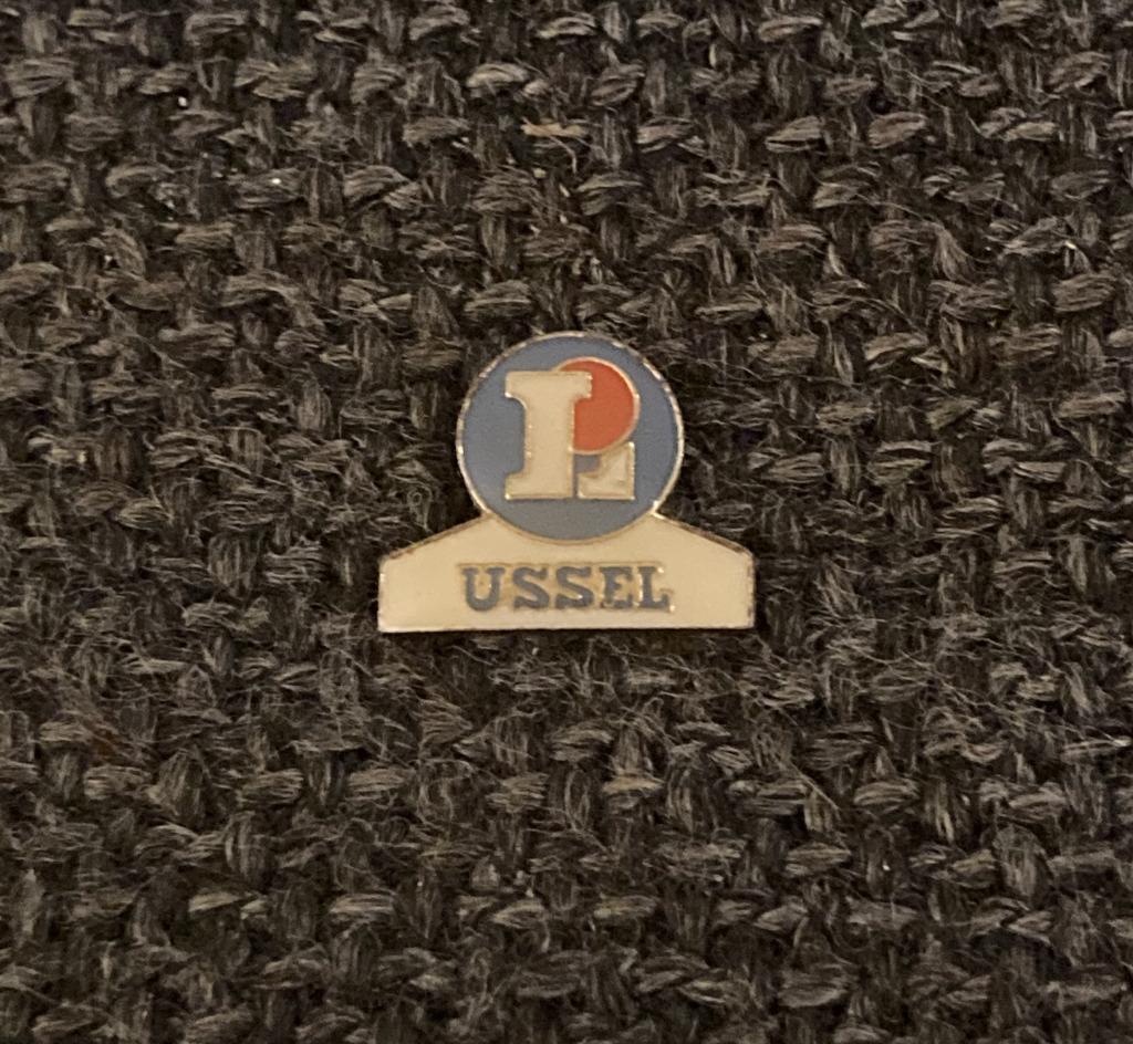 PIN - E. LECLERC, Collections, Envoi, Utilisé, Autres sujets/thèmes, Insigne ou Pin's