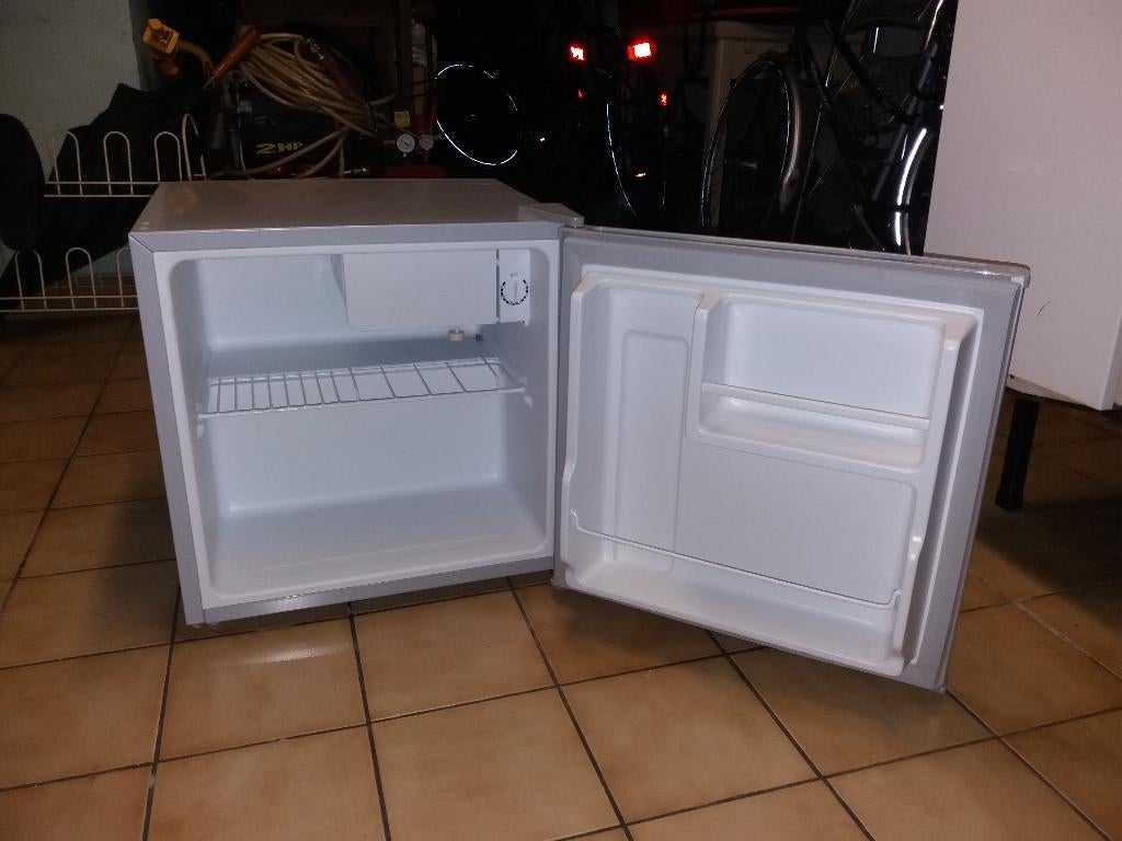 IJskast INUVIK, Elektronische apparatuur, Koelkasten en IJskasten, Ophalen, Minder dan 85 cm, Energieklasse A of zuiniger, 45 tot 60 cm