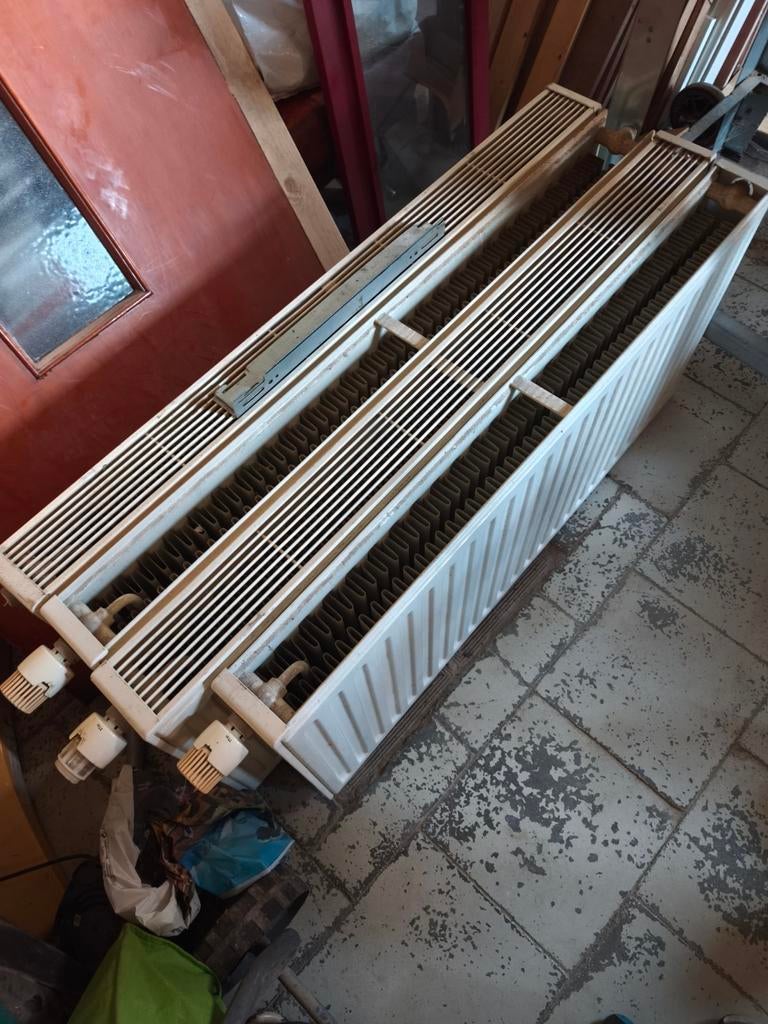 4 radiatoren merk "Brugman" met onderaansluiting, Doe-het-zelf en Bouw, Verwarming en Radiatoren, Ophalen