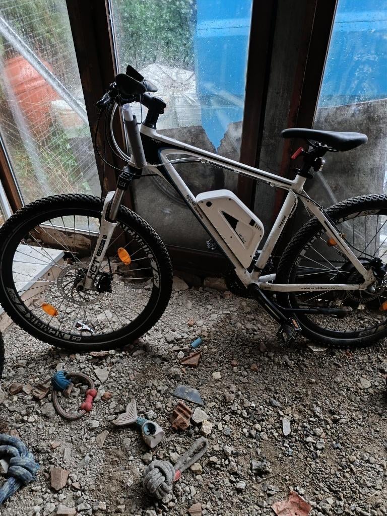 vélo électrique NCM Pragues taille S à Huy, Enlèvement