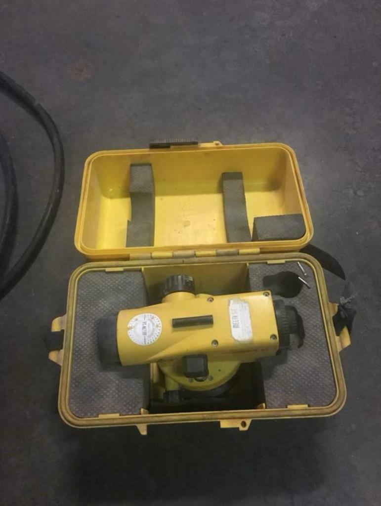 Leica niveaumeter theodoliet nivelleerkijker meterpas laser, Bricolage & Construction, Enlèvement ou Envoi