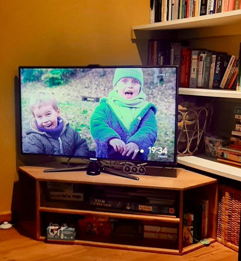 Tv meubel acaciahout zo goed als nieuw, Ophalen, Zo goed als nieuw