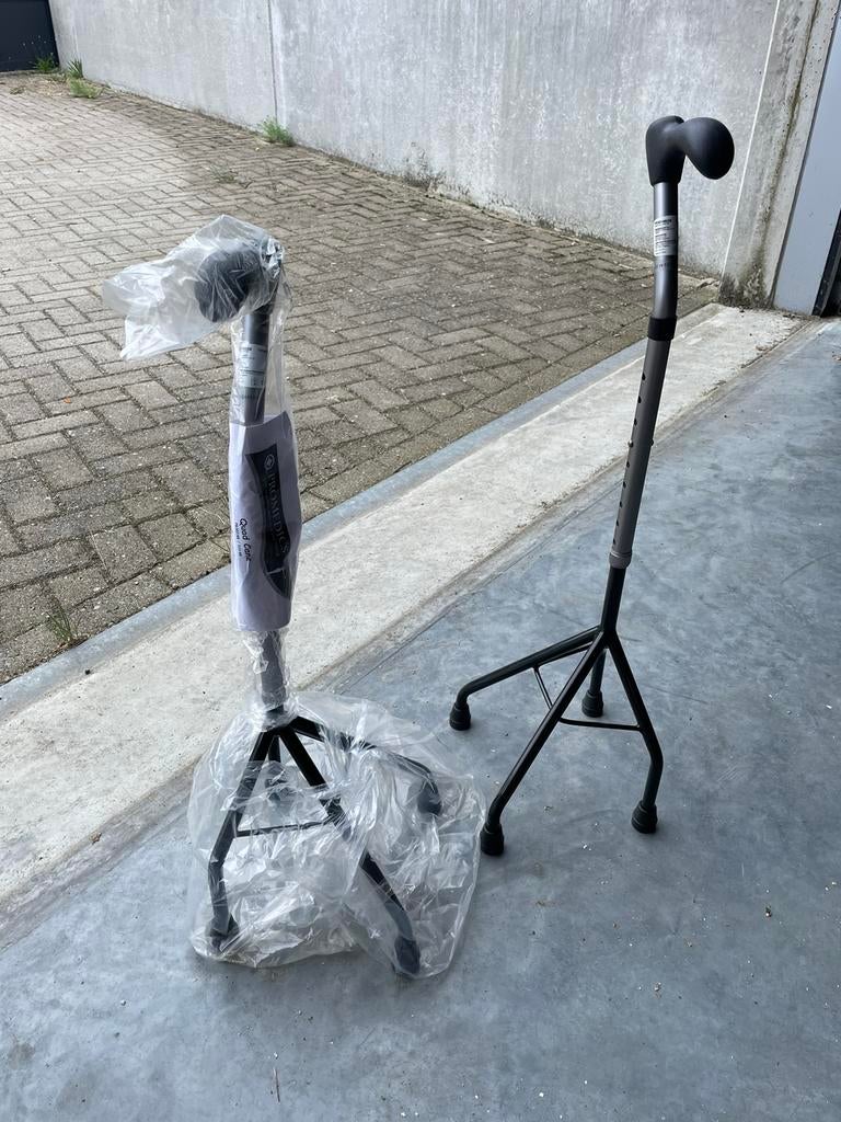 Canne de marche à 4 pattes Promedics, Enlèvement, Ajustable, Neuf