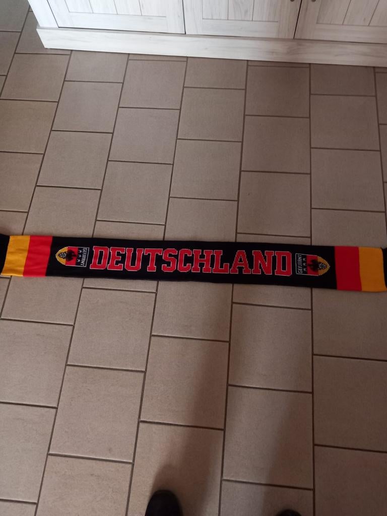 Sjaal Duitsland, Enlèvement, Comme neuf