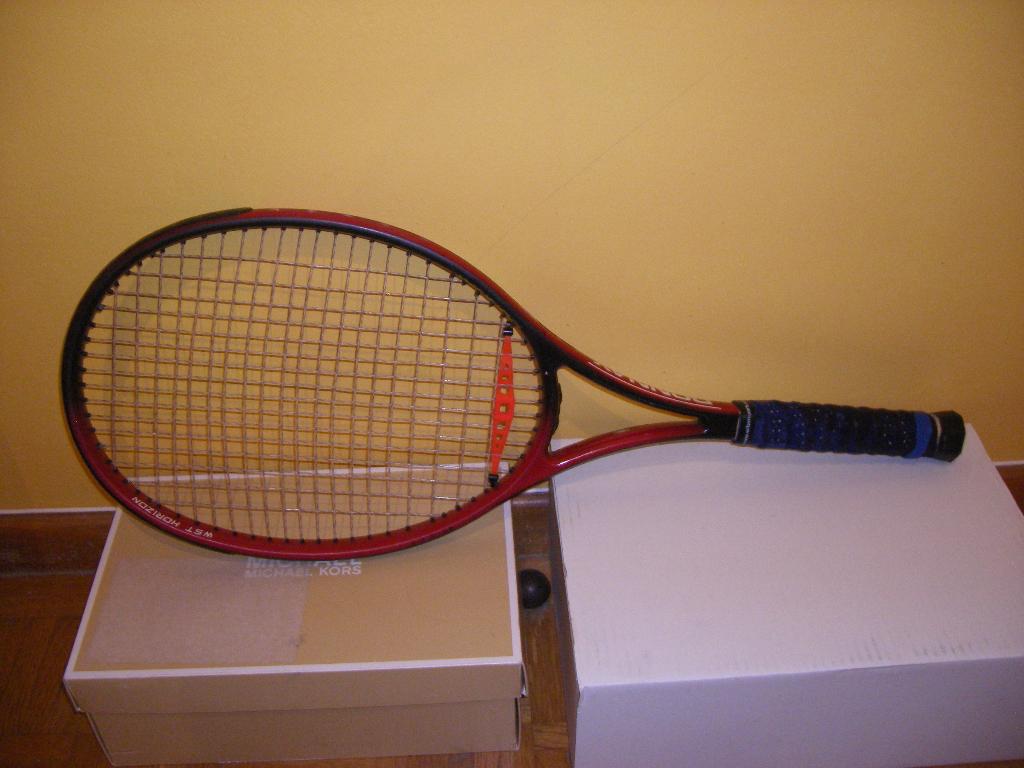 Raquette de tennis "DONNAY"., Enlèvement, Comme neuf, Raquette