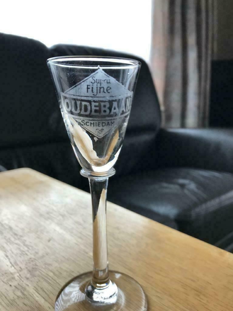 Oude Baan Fijne Schiedam jeneverglas, Verzamelen, Ophalen of Verzenden, Gebruikt, Glas of Glazen, Overige merken