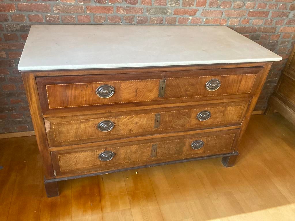 Prachtige antieke zware commode, Antiek en Kunst, Antiek | Meubels | Kasten, Ophalen