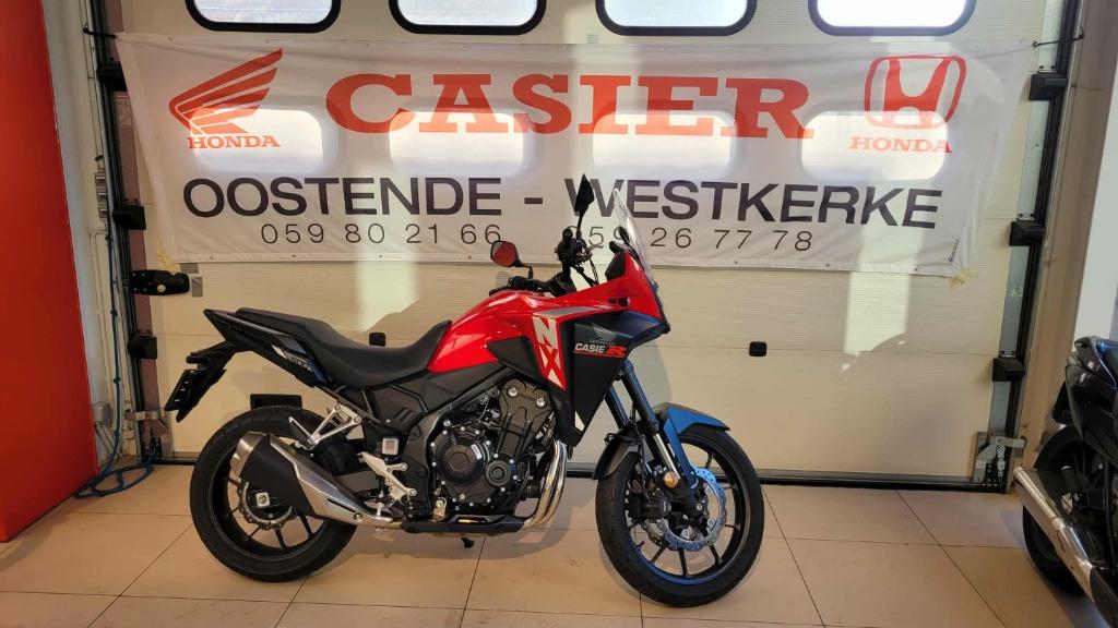 Honda CB500X  -  NX500  ( als nieuw, 300 km ), 2 cilinders, Particulier, Toermotor, Traction Control