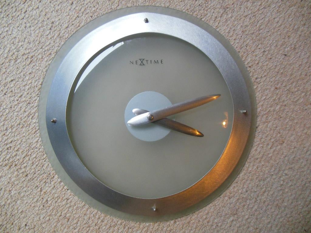 Gratis Wandklok Nextime - glas/metaal - diameter 36 cm, Huis en Inrichting, Woonaccessoires | Klokken, Gebruikt, Wandklok, Analoog