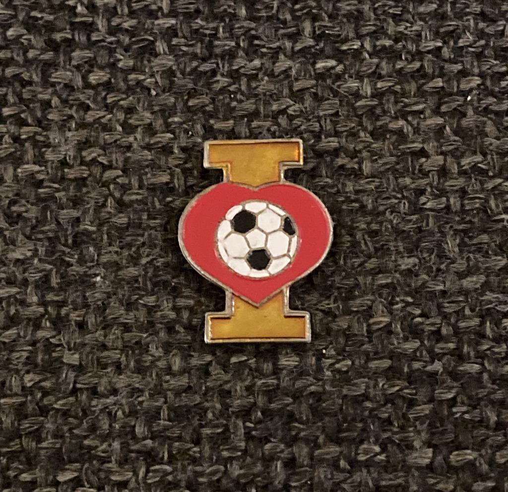 PIN - I LOVE FOOTBALL - VOETBAL, Envoi, Utilisé, Sport, Insigne ou Pin's