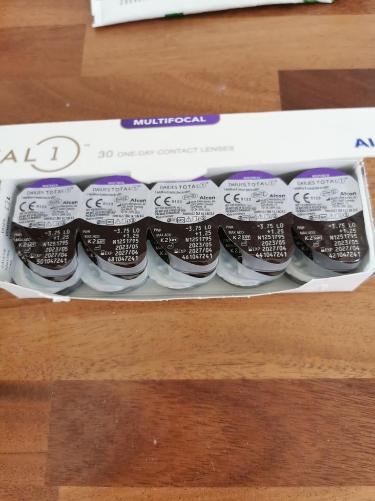 daglenzen Total1 multifocaal -3,75 / +1,25, Ophalen of Verzenden, Nieuw, Bril, Overige merken