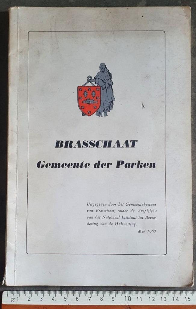 Boek: Brasschaat Gemeente der Parken 1952, Boeken, Andere, Ophalen of Verzenden, 20e eeuw of later, Gelezen