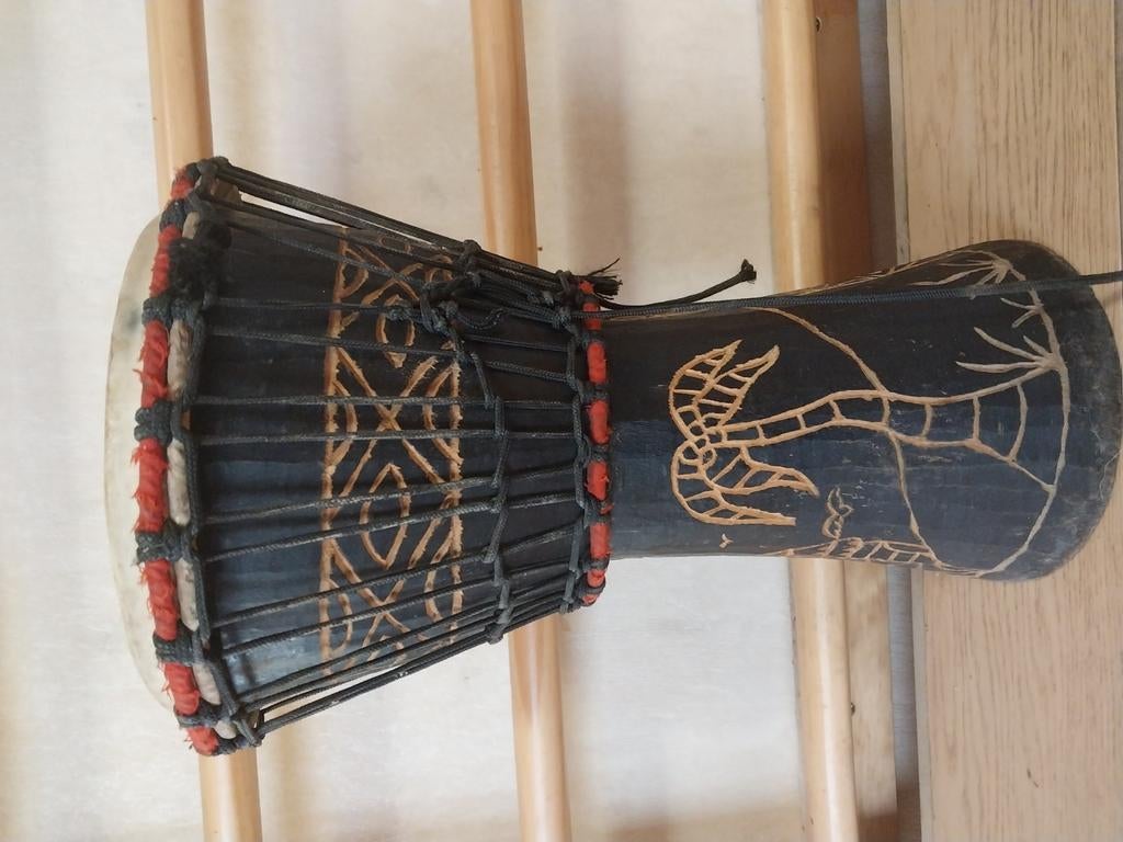 Echte Djembe rijkelijk versierd, Enlèvement, Comme neuf