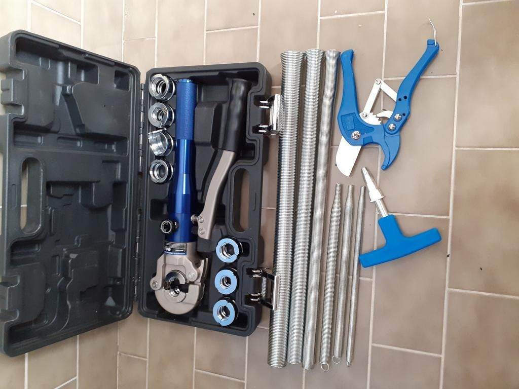 Pinces à sertir à louer, Bricolage & Construction, Outillage | Outillage à main, Comme neuf, Enlèvement