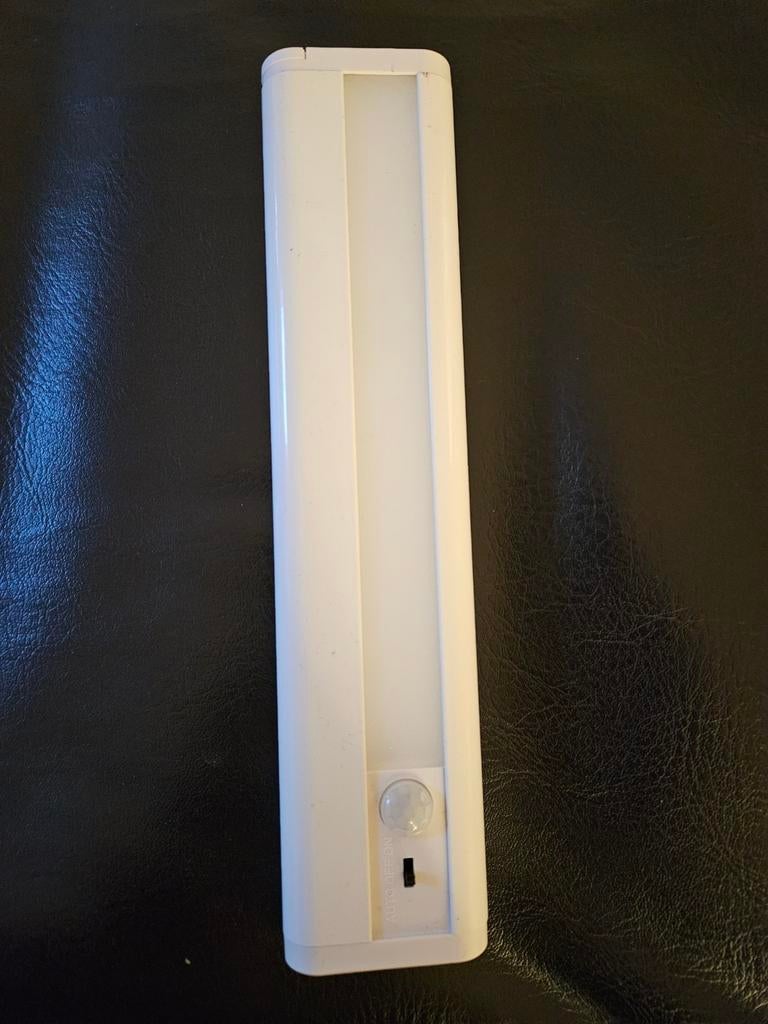 Lampe-applique à piles, avec détecteur de mouvement, Comme neuf
