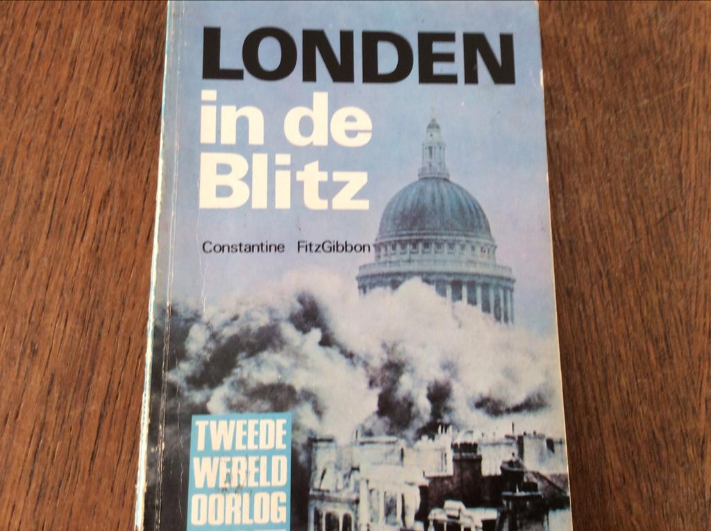 LONDEN  in de Blitz, Boeken, Ophalen of Verzenden, Gelezen