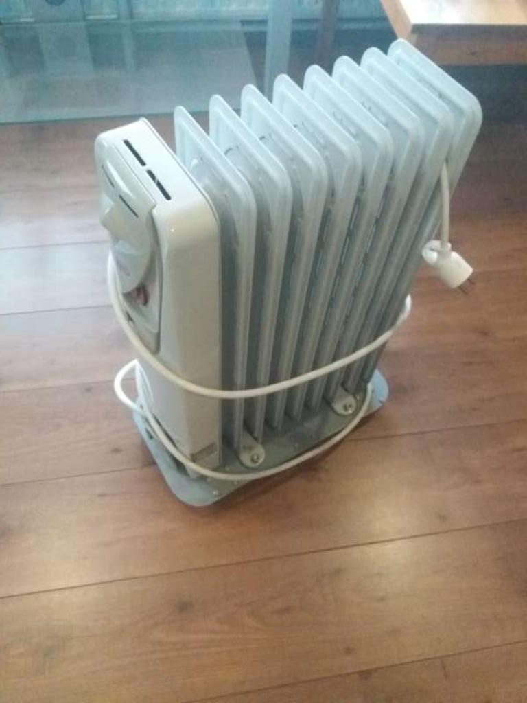 Feu électrique/radiateur sur roues fonctionnant parfaitement, Bricolage & Construction, Chauffage & Radiateurs, Comme neuf, Radiateur