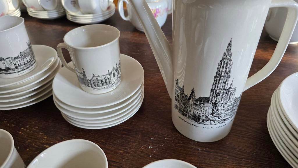 Service à café 12 personnes. Avec Villes., Enlèvement, Comme neuf