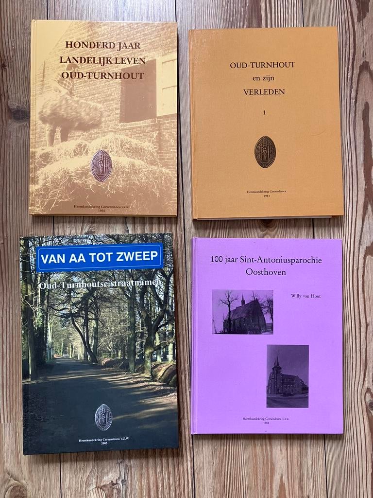 Oud-Turnhout - 4 verschillende heemkunde boeken, Boeken, Ophalen of Verzenden, Zo goed als nieuw