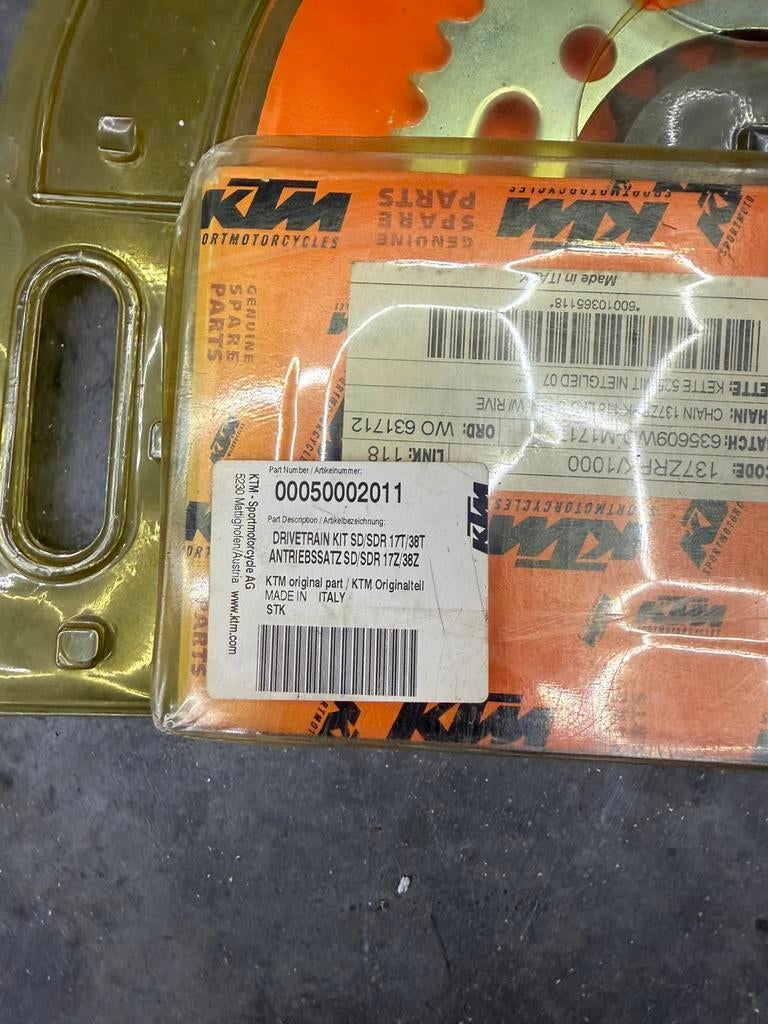 Kettingset KTM Duke 990 & SMC 690, Motoren, Onderdelen | Merk-onafhankelijk, Nieuw, Ophalen of Verzenden