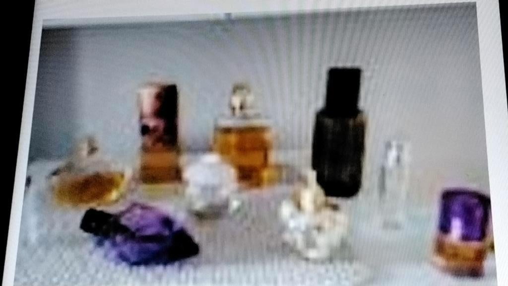 15/10 flacons vides de parfum :Lolita Lempick, Esprit, ..., Enlèvement ou Envoi, Utilisé