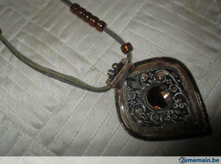 Pendentif, Enlèvement ou Envoi, Neuf