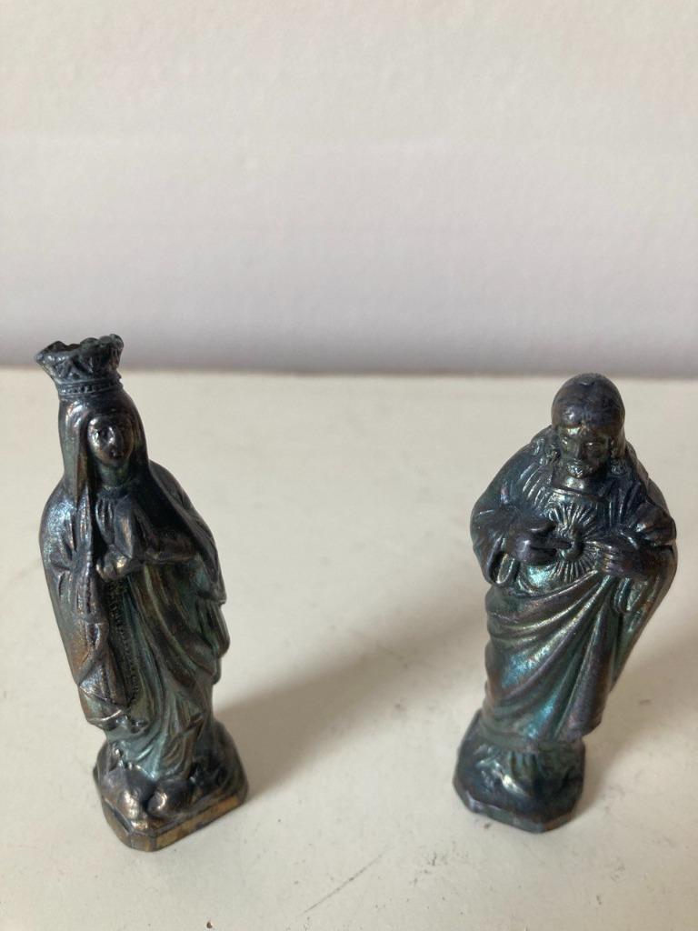 Ancienne statue française de Marie et Jésus., Enlèvement