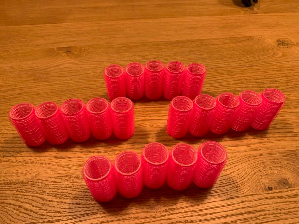 Bigoudis. Felroze. 20 stuks, Enlèvement, Comme neuf, Fer à friser ou Lisseur