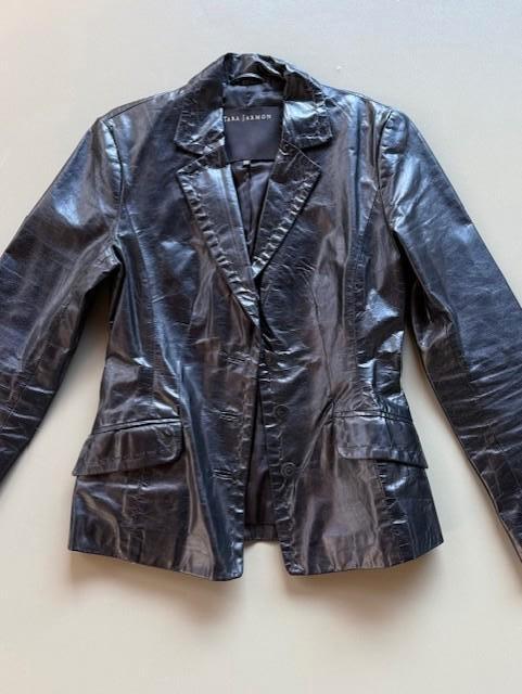 Weinig gedragen lederen Tara Jarmon jasje mt 36, Vêtements | Femmes, Vestes & Costumes, Porté, Manteau, Taille 36 (S), Noir, Envoi