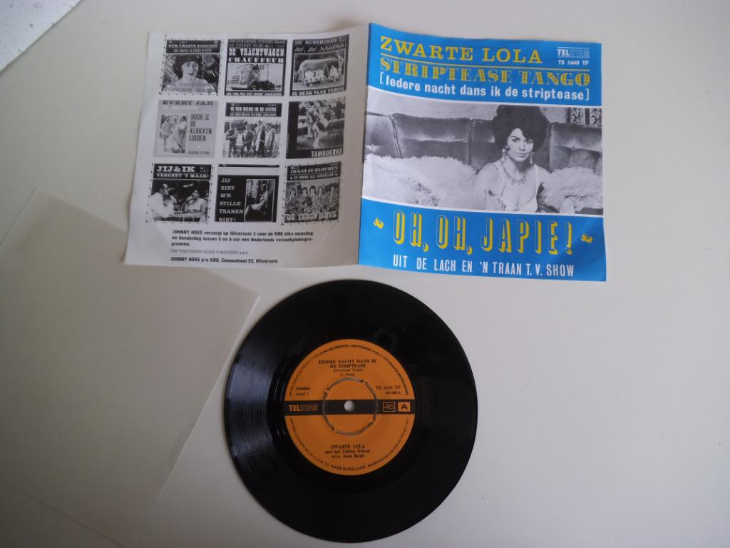 7" Zwarte Lola Striptease tango, Enlèvement ou Envoi, Utilisé, 7 pouces, Single