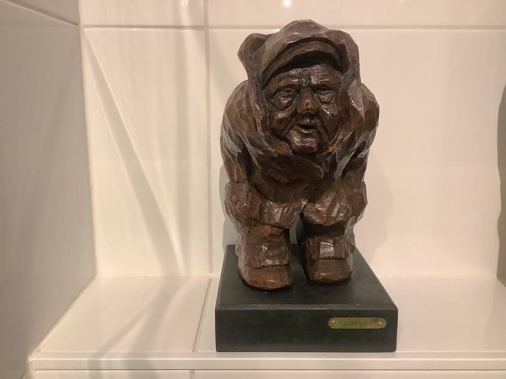 Beeldhouwwerk in hout op sokkel, Antiek en Kunst, Kunst | Beelden en Houtsnijwerken, Ophalen