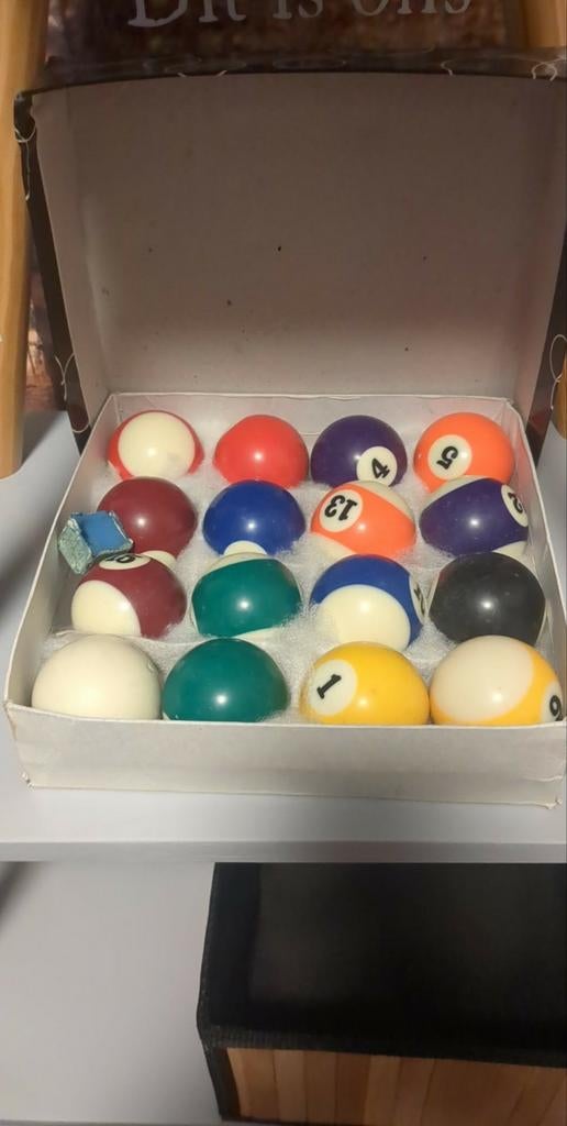 Biljartballen in kistje, Sport en Fitness, Biljarten en Poolen, Ophalen of Verzenden