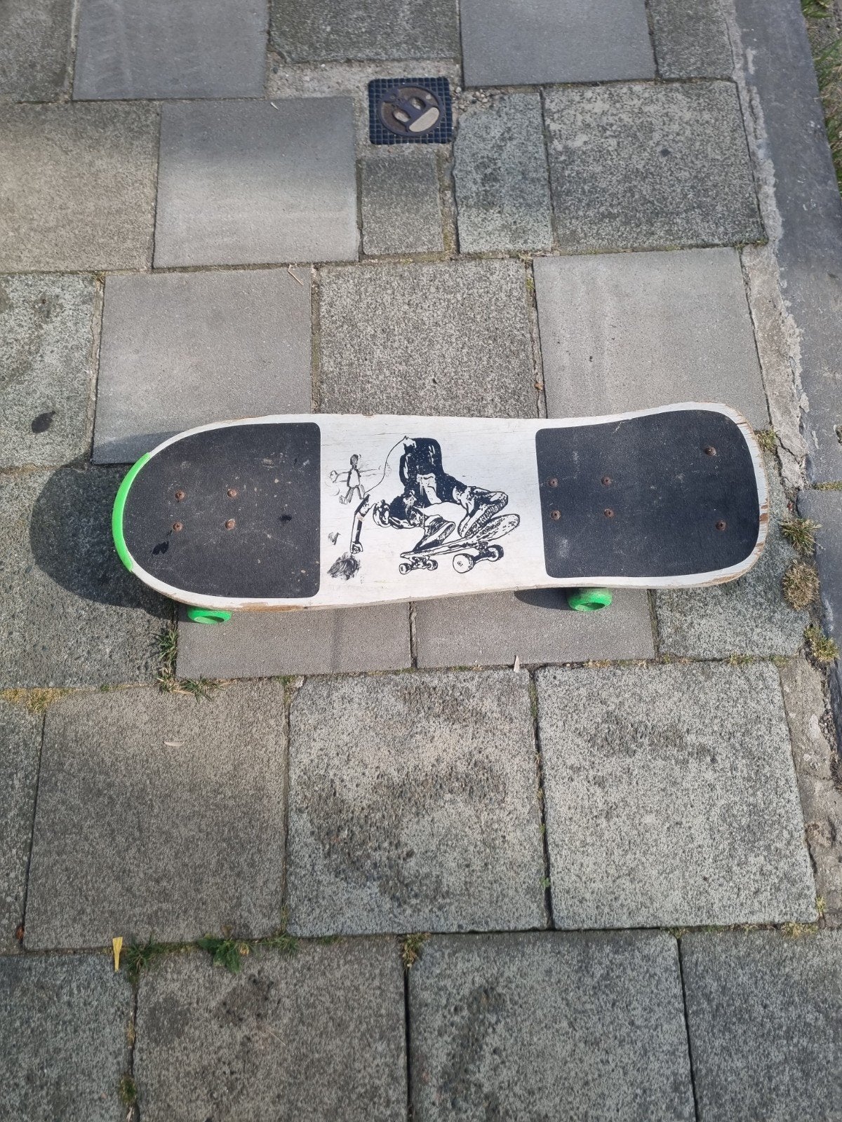 Grand skateboard, Skateboard